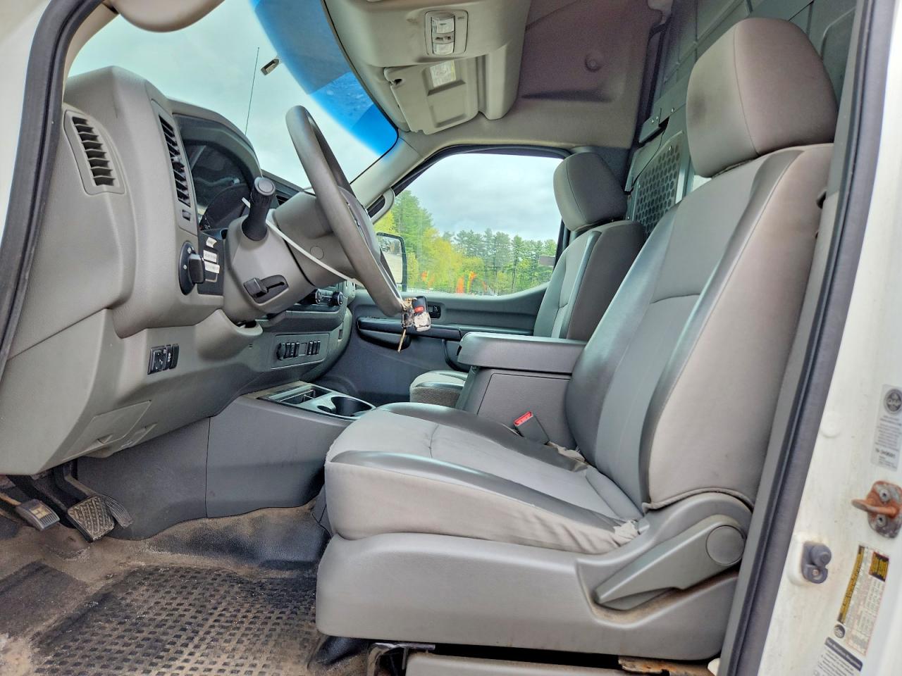 Nissan Nv