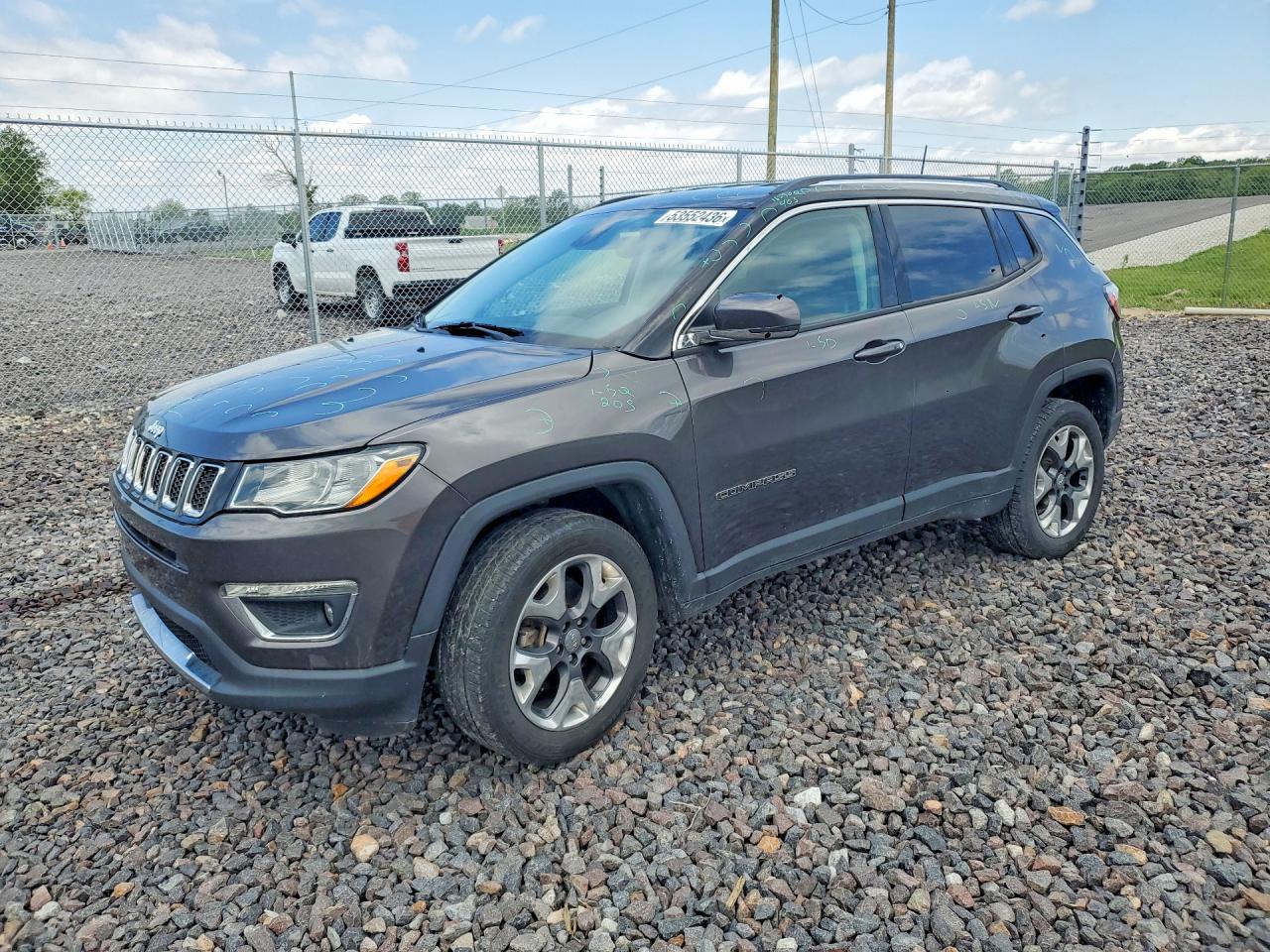 Salvage Jeep Compass Image