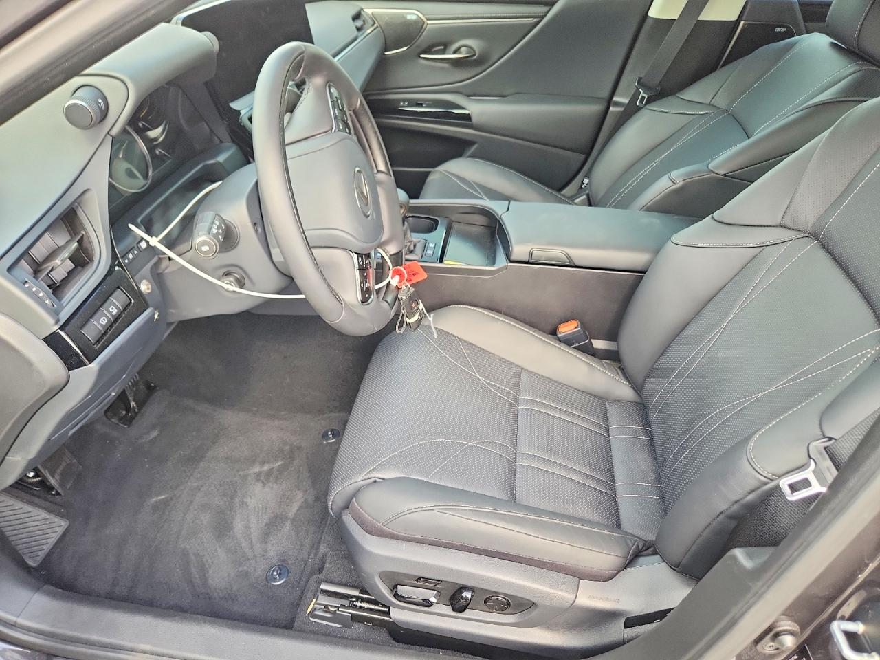 Lexus Es Ultra Luxury