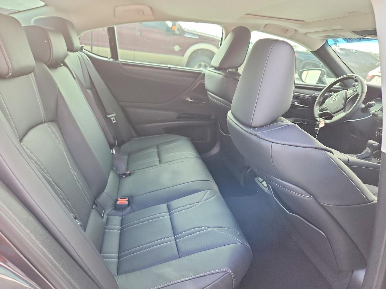 Lexus Es Ultra Luxury