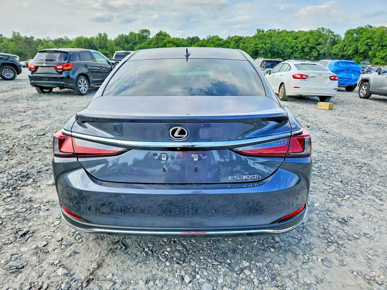 Lexus Es Ultra Luxury