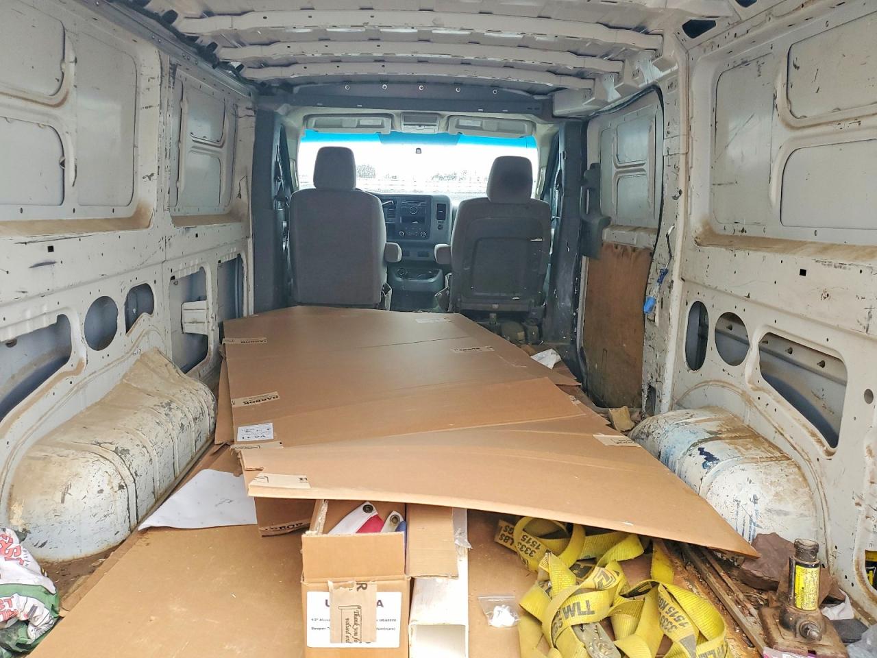 Nissan Nv