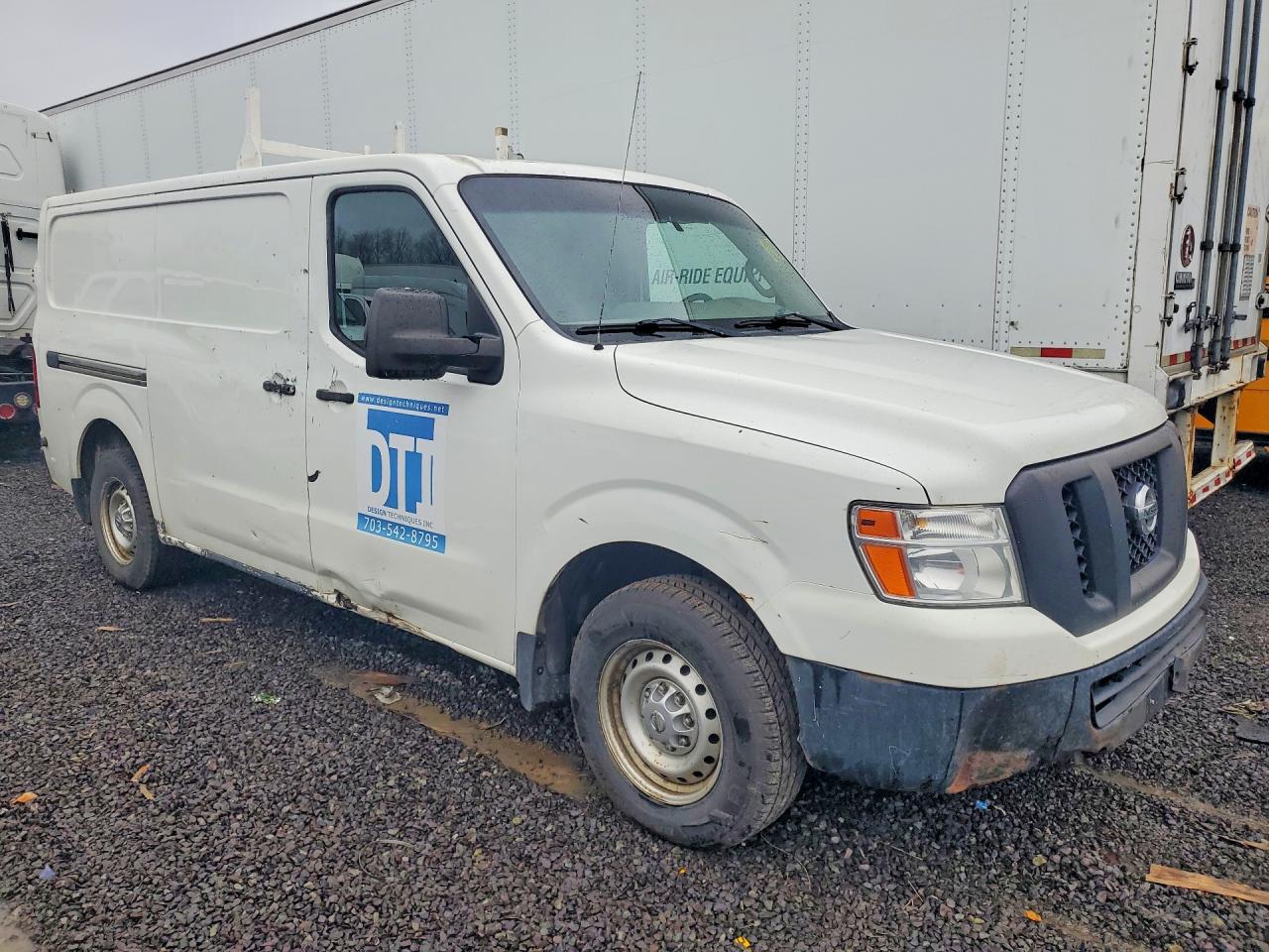 Nissan Nv