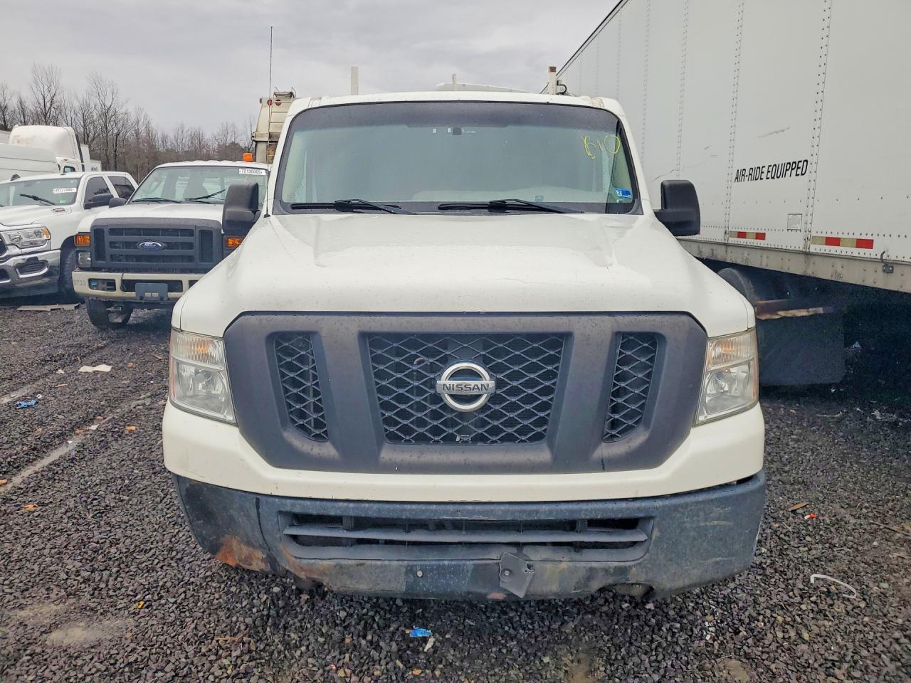 Nissan Nv