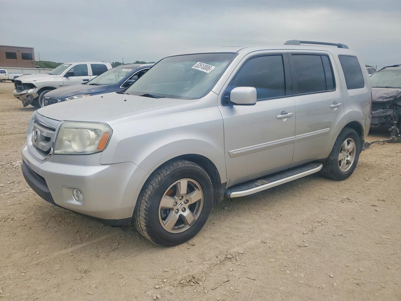 Salvage Honda Pilot Image