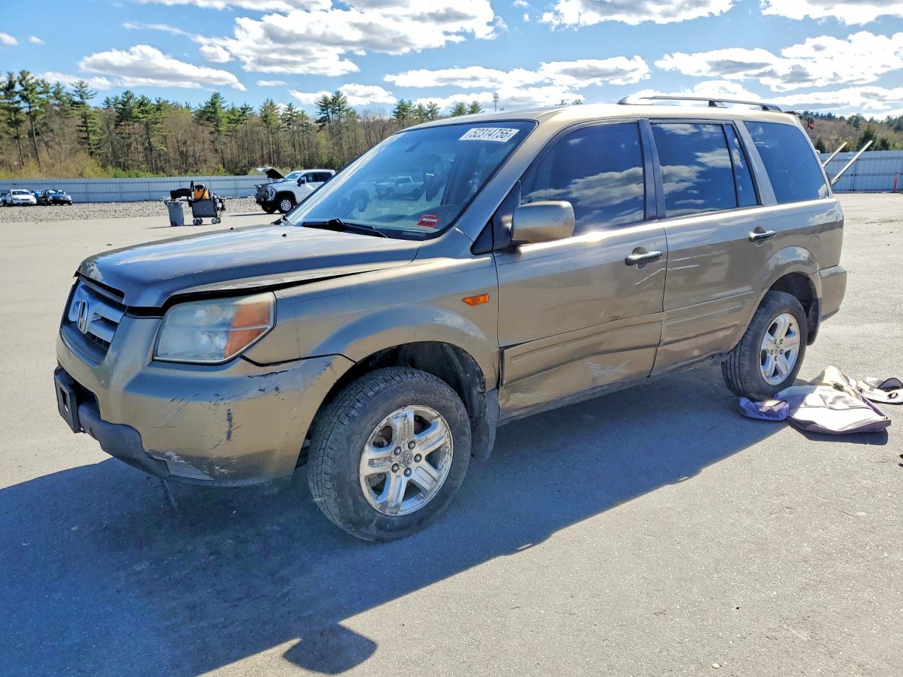 Salvage Honda Pilot Image