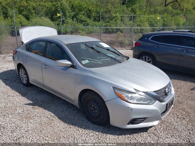 Salvage Nissan Altima Image