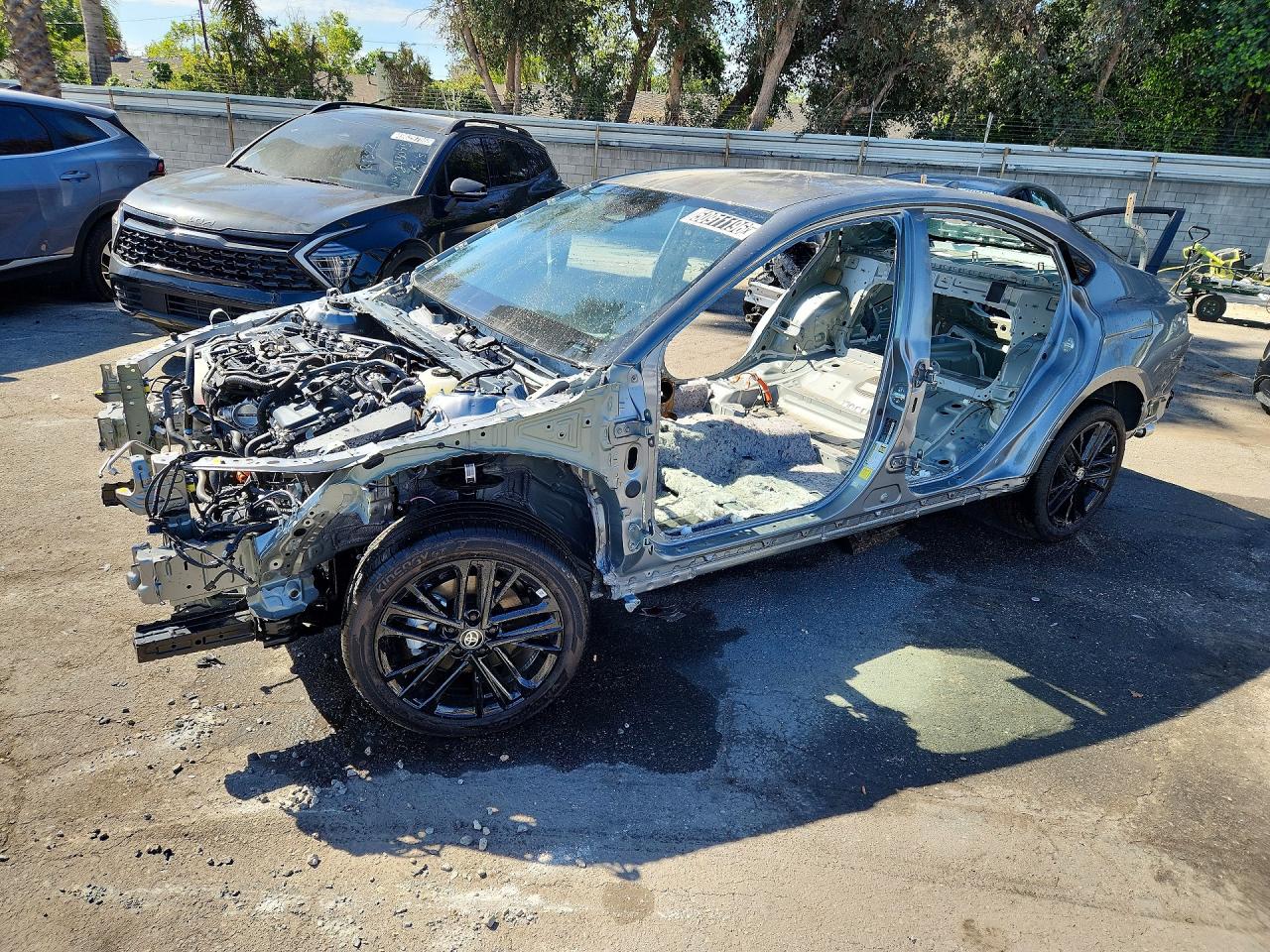Salvage Toyota Camry Image