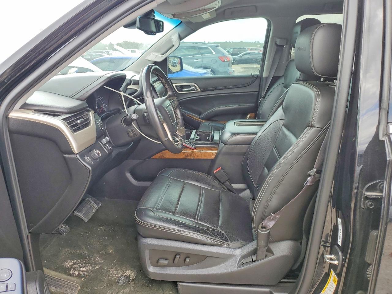 GMC Yukon Denali