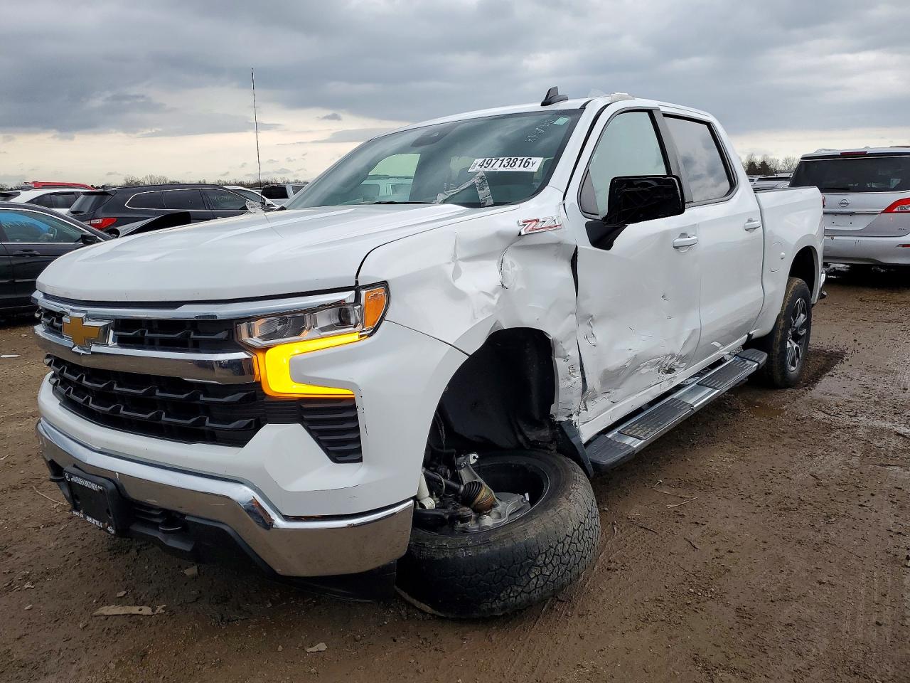 Salvage Chevrolet Silverado Image