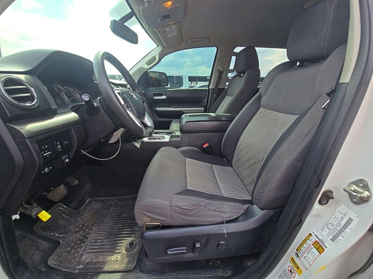 Toyota Tundra Crewmax Sr5