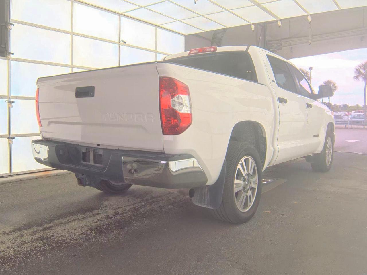 Toyota Tundra Crewmax Sr5