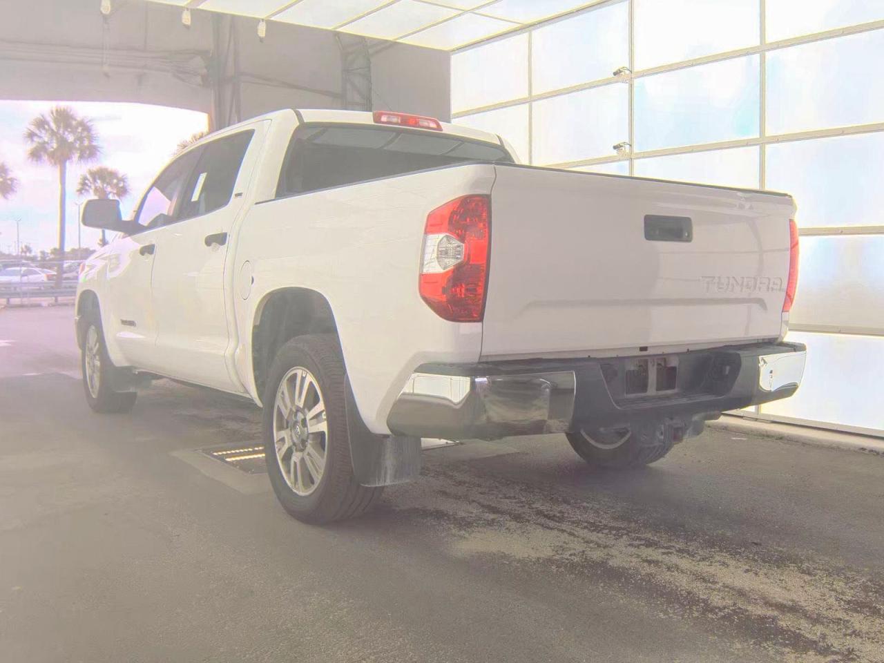 Toyota Tundra Crewmax Sr5