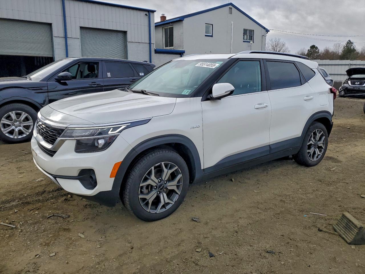 Salvage Kia Seltos Image