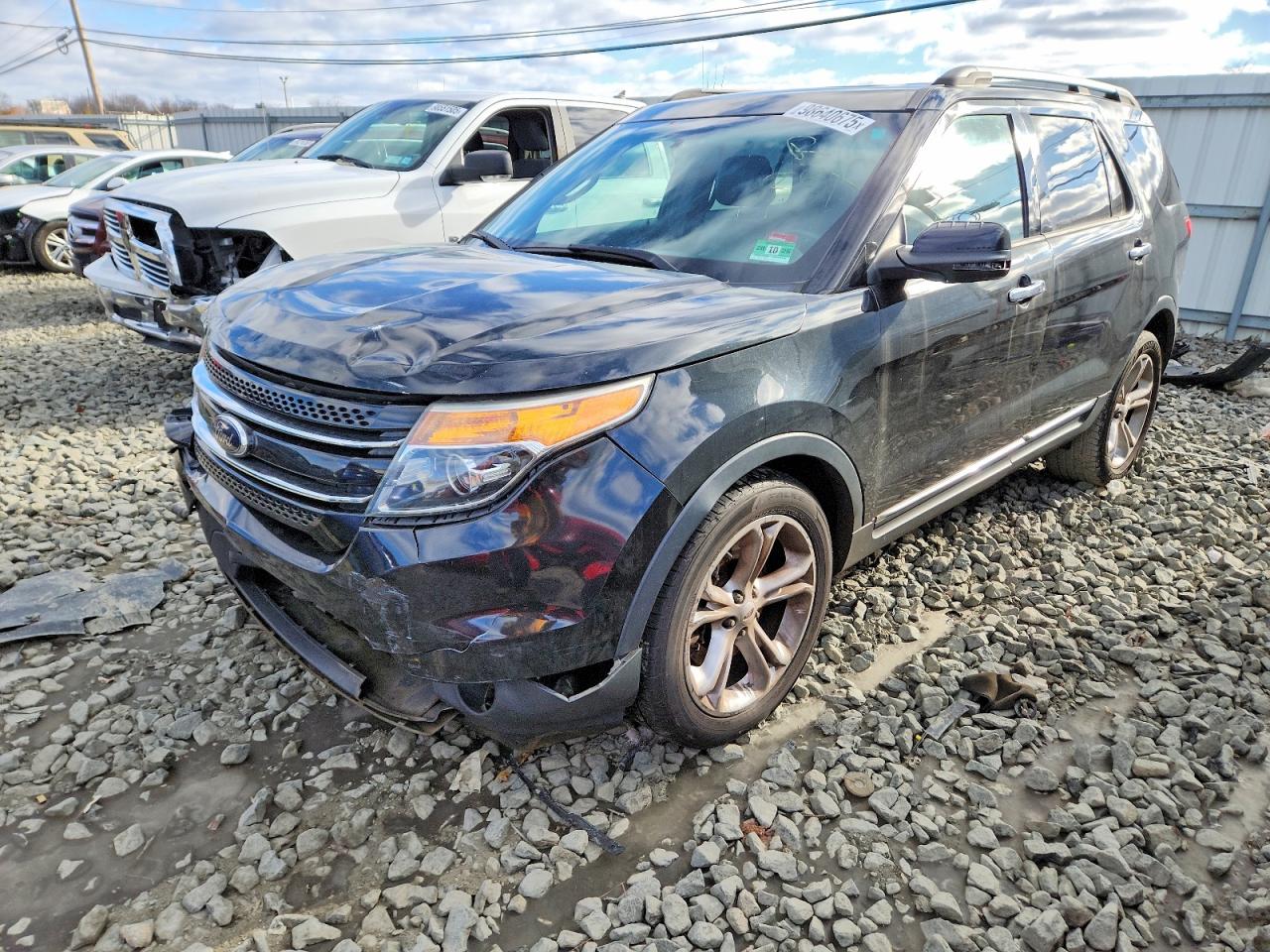 Salvage Ford Explorer Image
