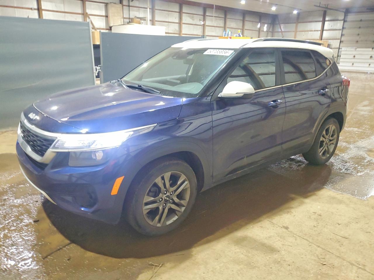Salvage Kia Seltos Image