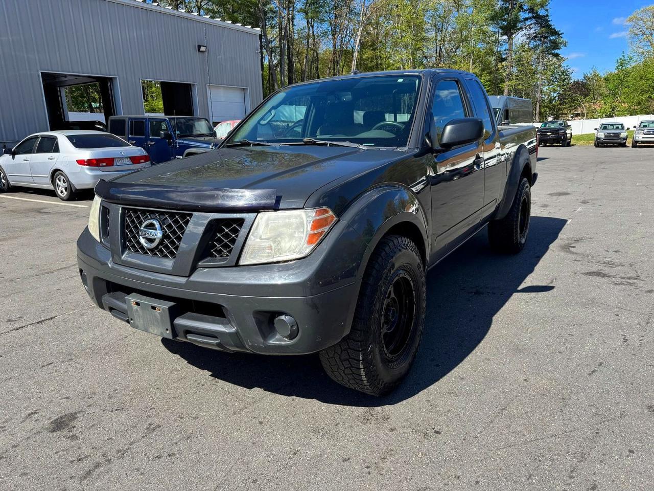 Salvage Nissan Frontier Image