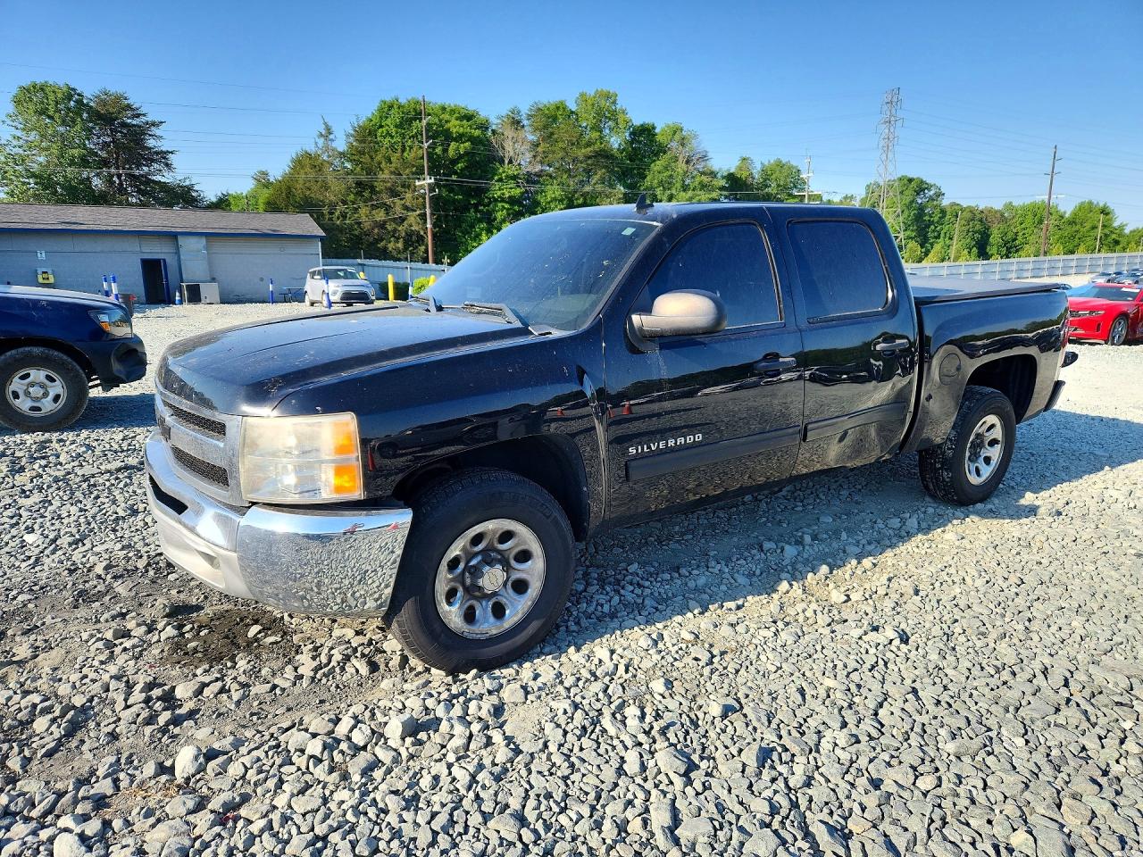 Salvage Chevrolet Silverado Image