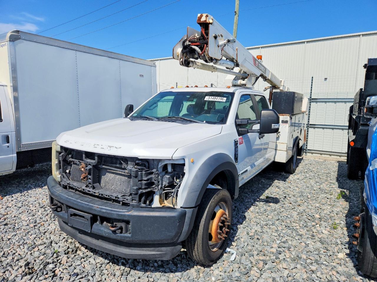 Ford F-550 Super Duty - Dual Rear Wheel