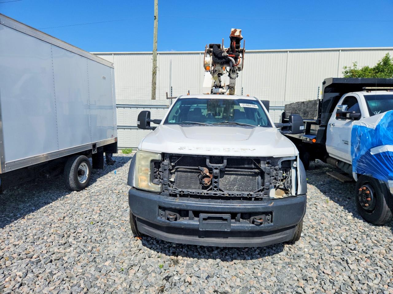 Ford F-550 Super Duty - Dual Rear Wheel