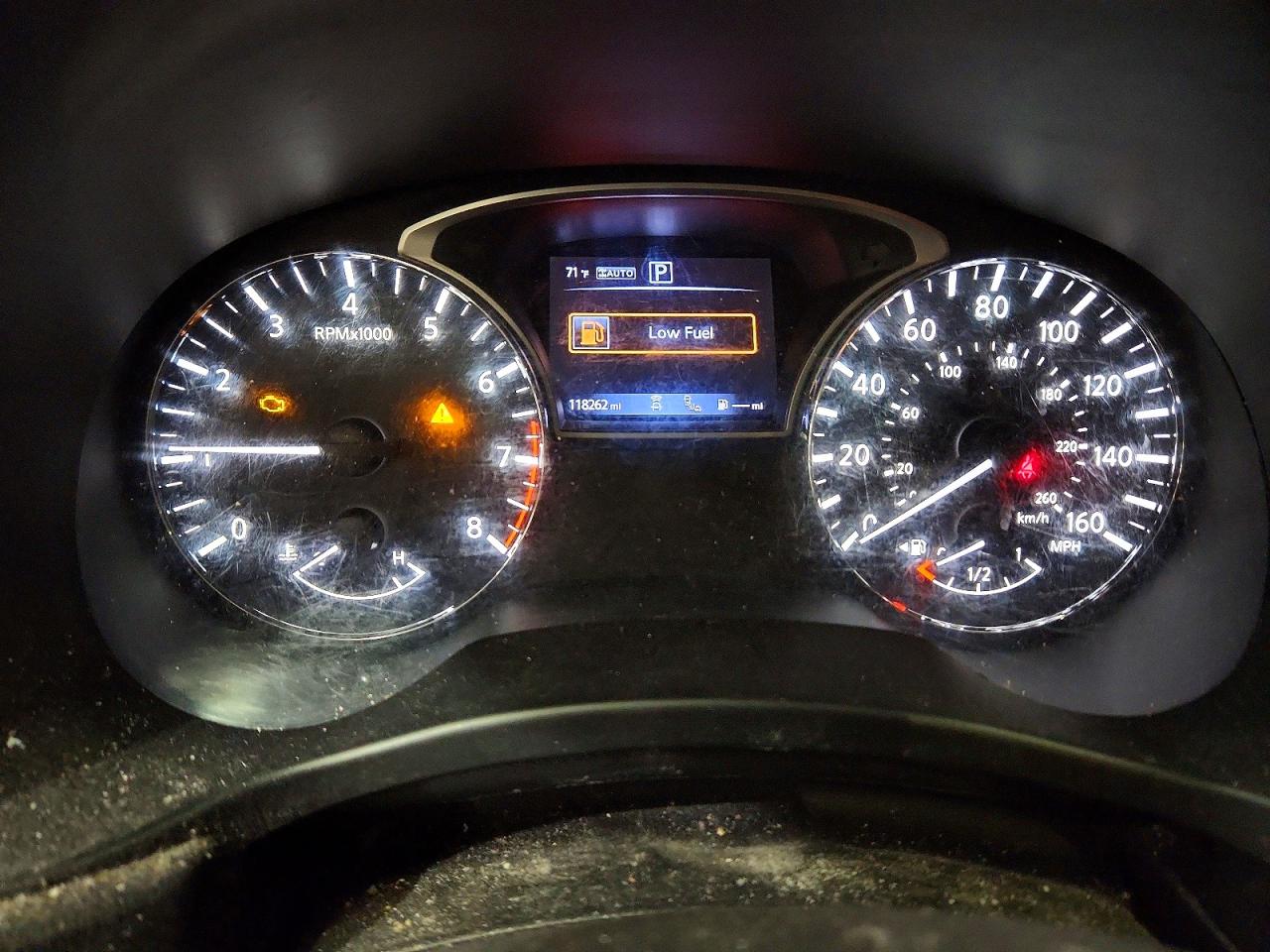 Nissan Pathfinder Sv
