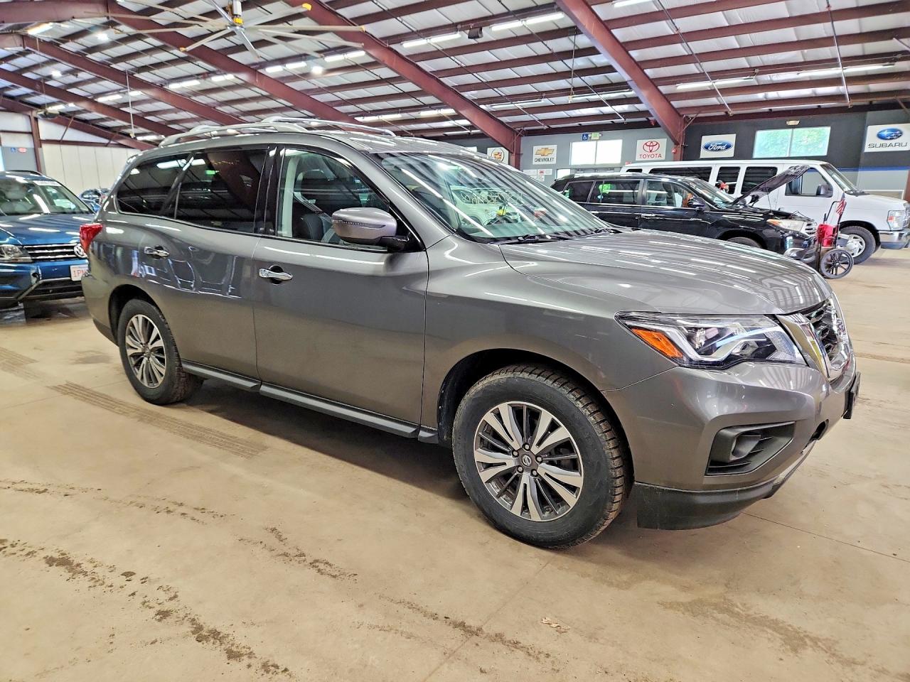 Nissan Pathfinder Sv