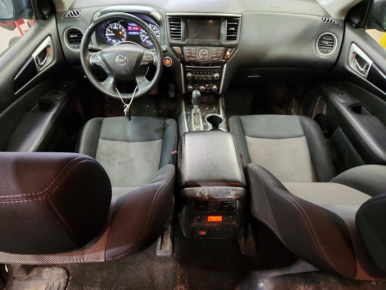 Nissan Pathfinder Sv