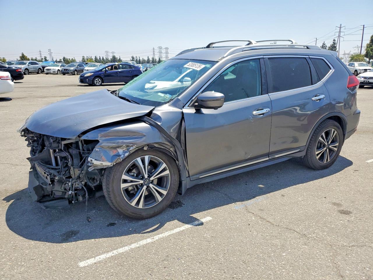 Salvage Nissan Rogue Image