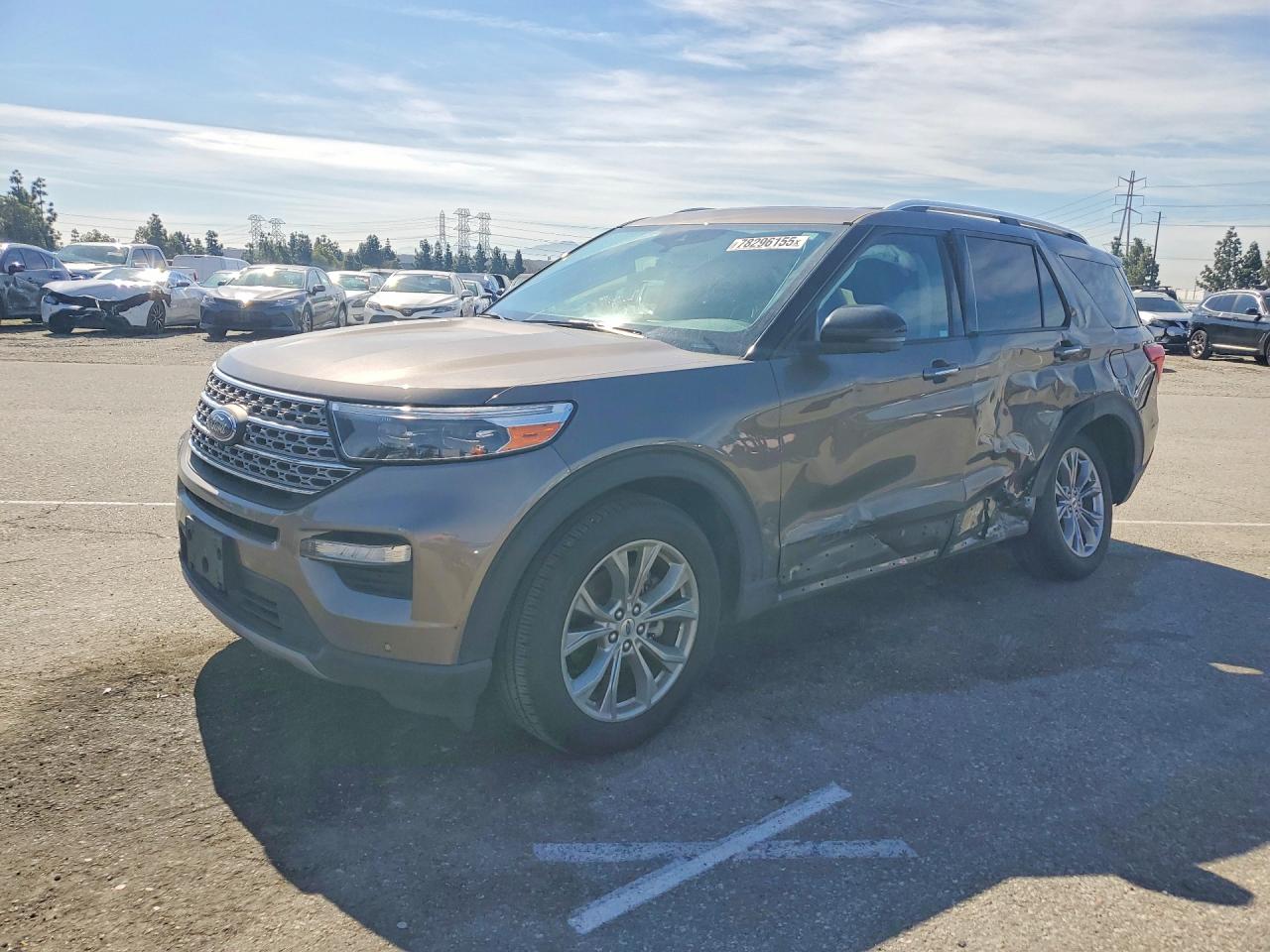 Salvage Ford Explorer Image