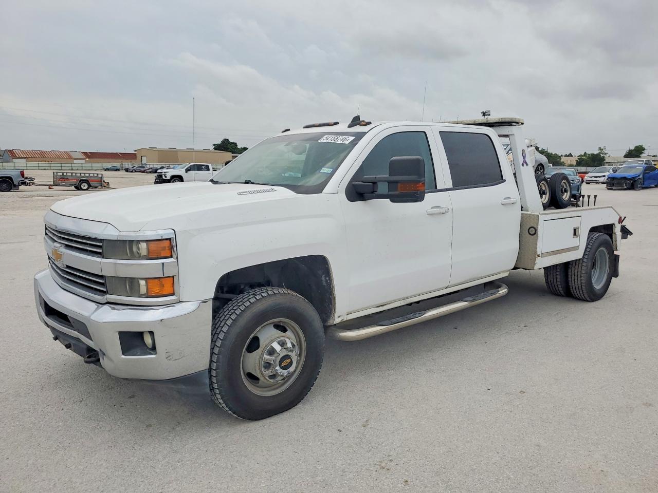 Salvage Chevrolet Silverado Image