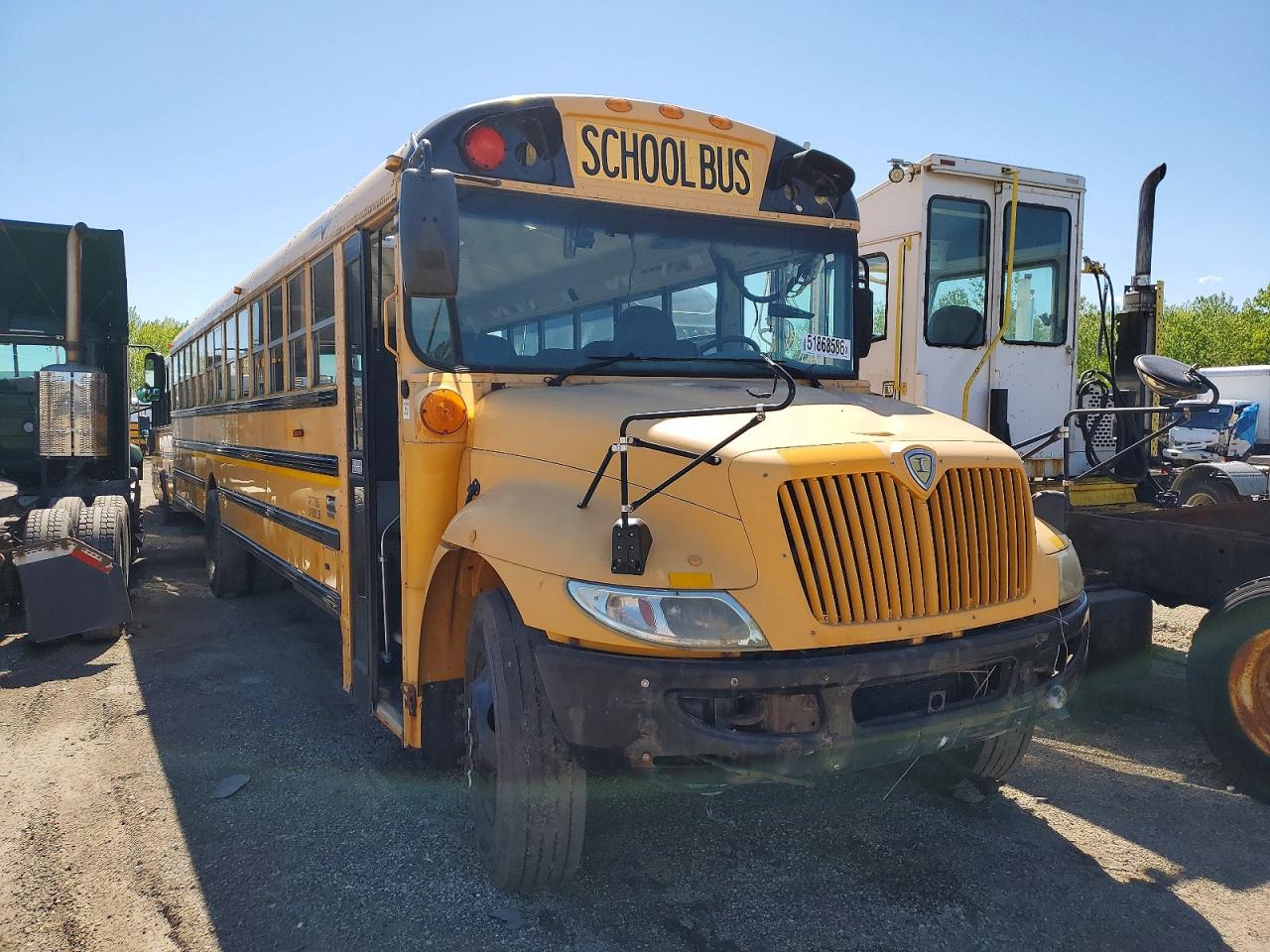 Salvage Ic Corporation School Bus Image
