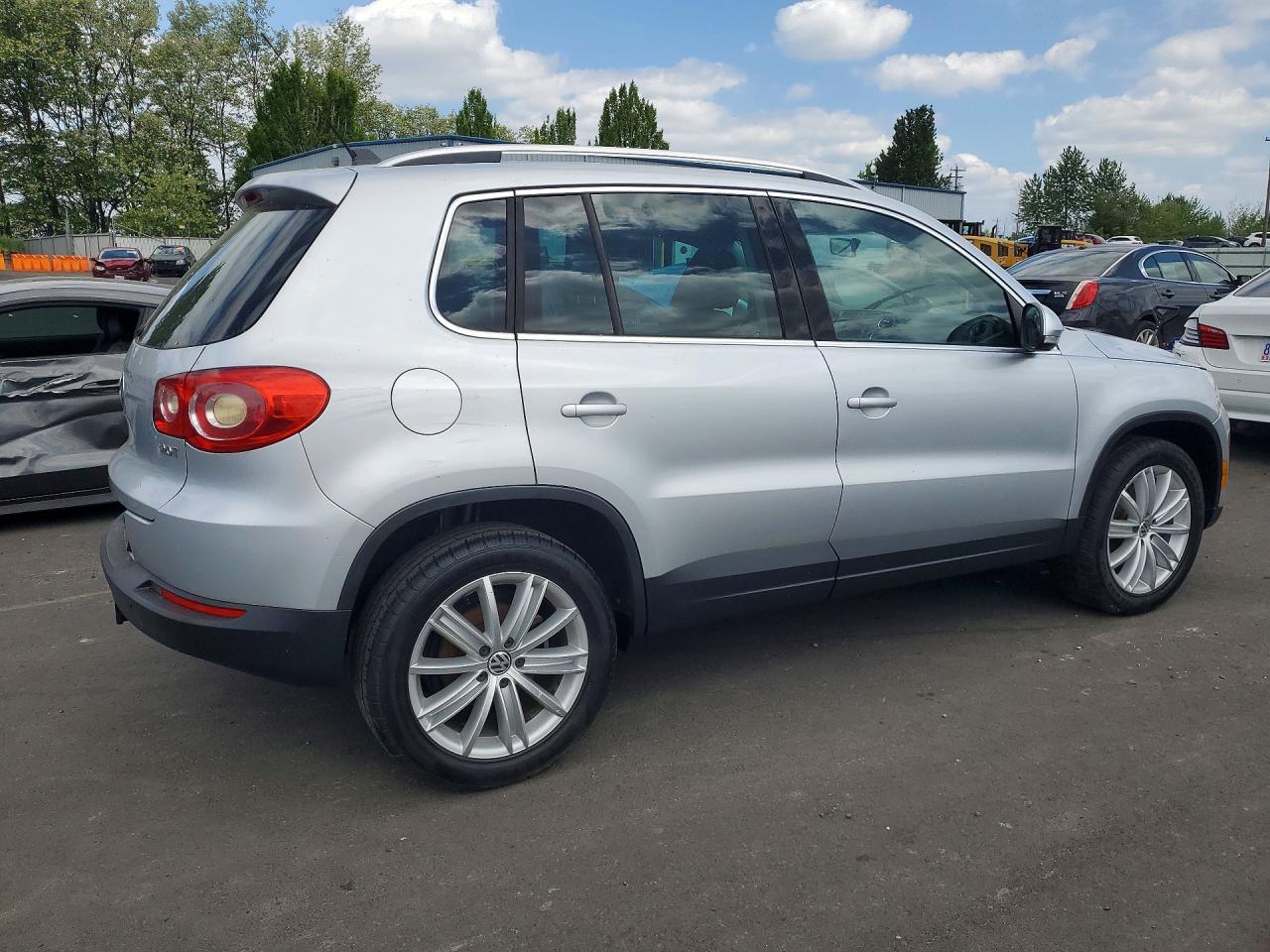 Volkswagen Tiguan S