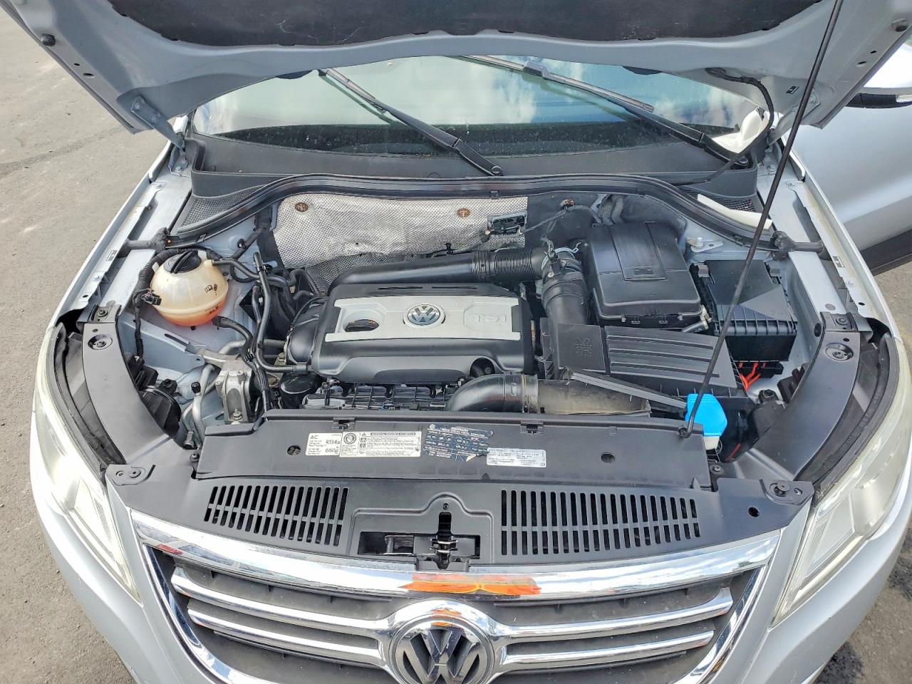 Volkswagen Tiguan S