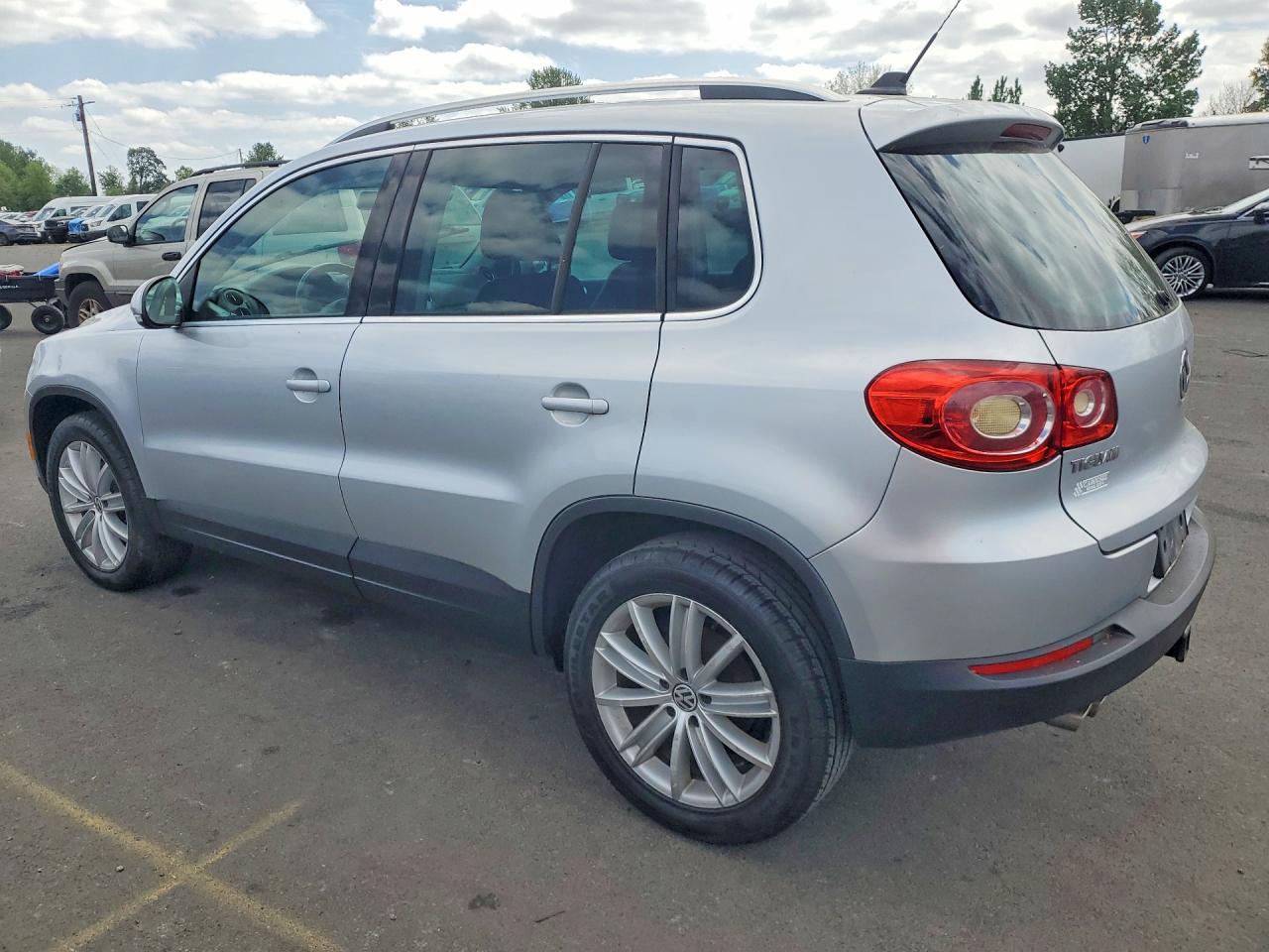 Volkswagen Tiguan S