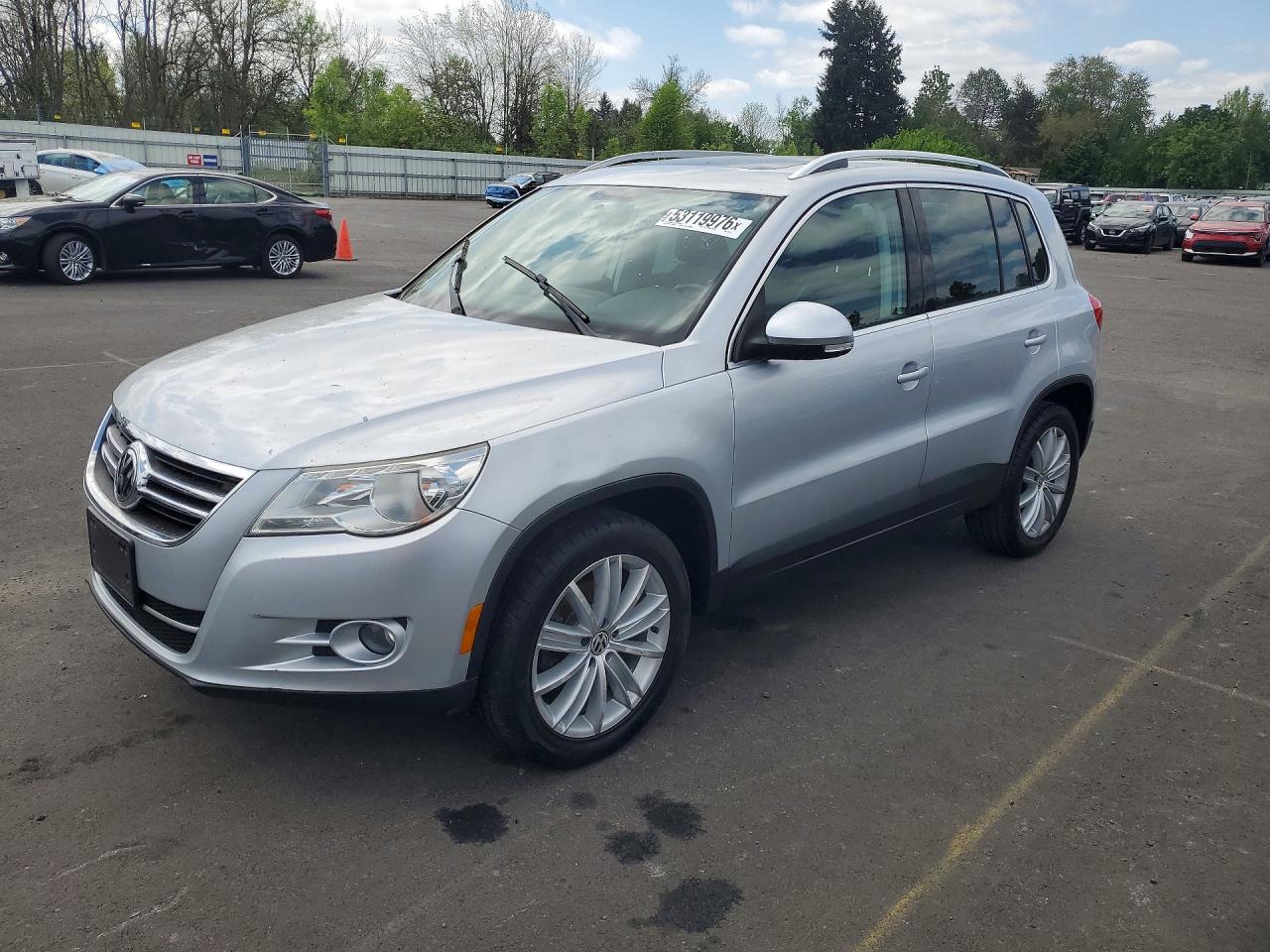 Salvage Volkswagen Tiguan Image