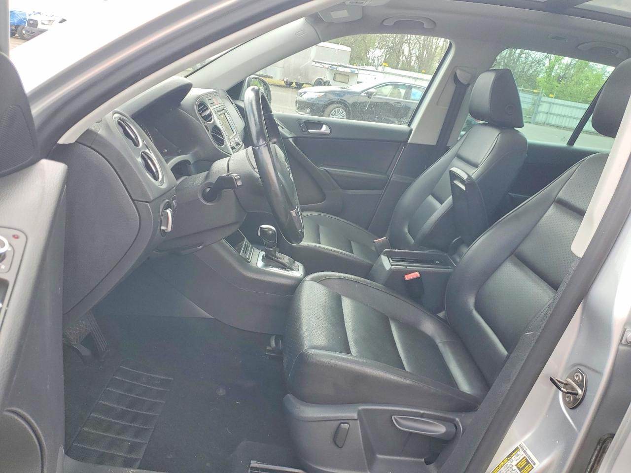 Volkswagen Tiguan S
