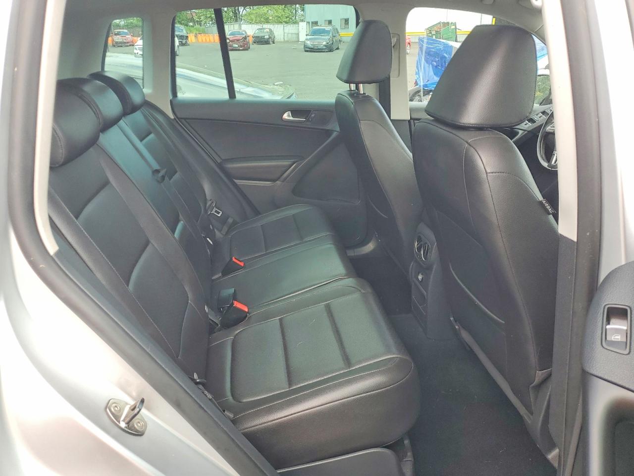 Volkswagen Tiguan S