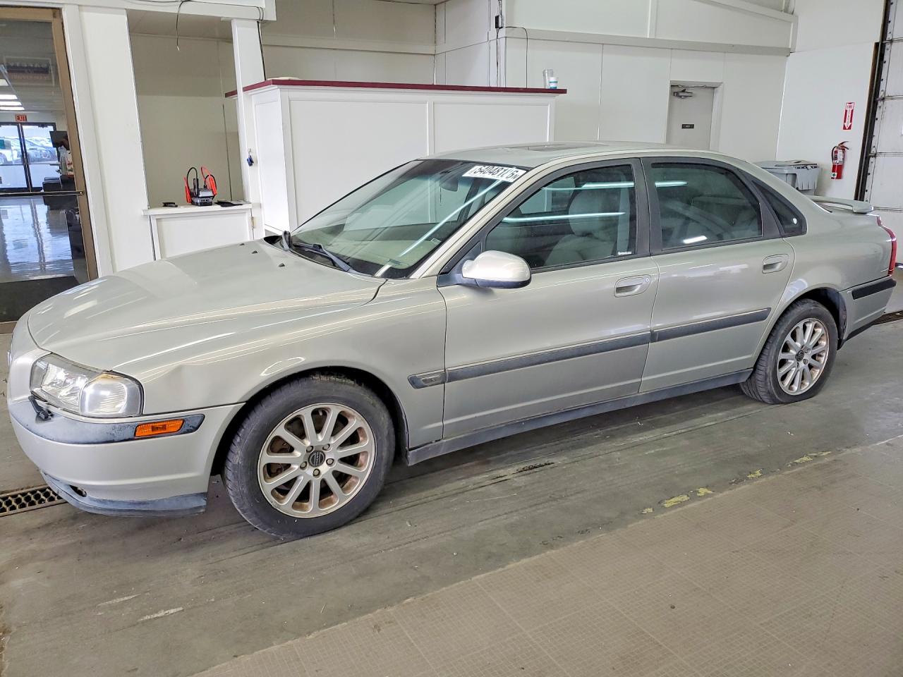 Salvage Volvo S80 Image