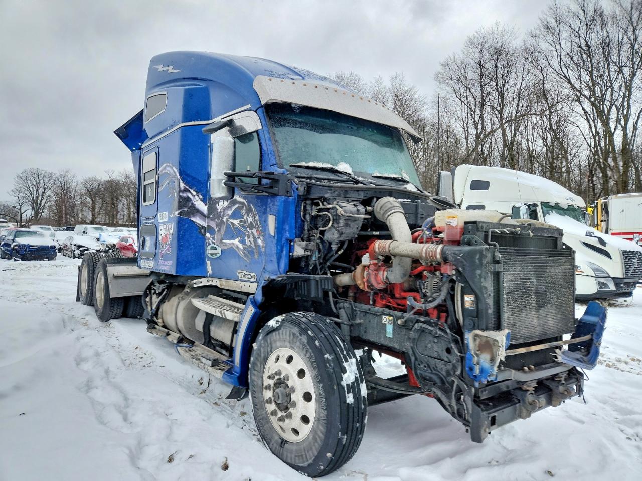 Salvage Kenworth Tractor Image