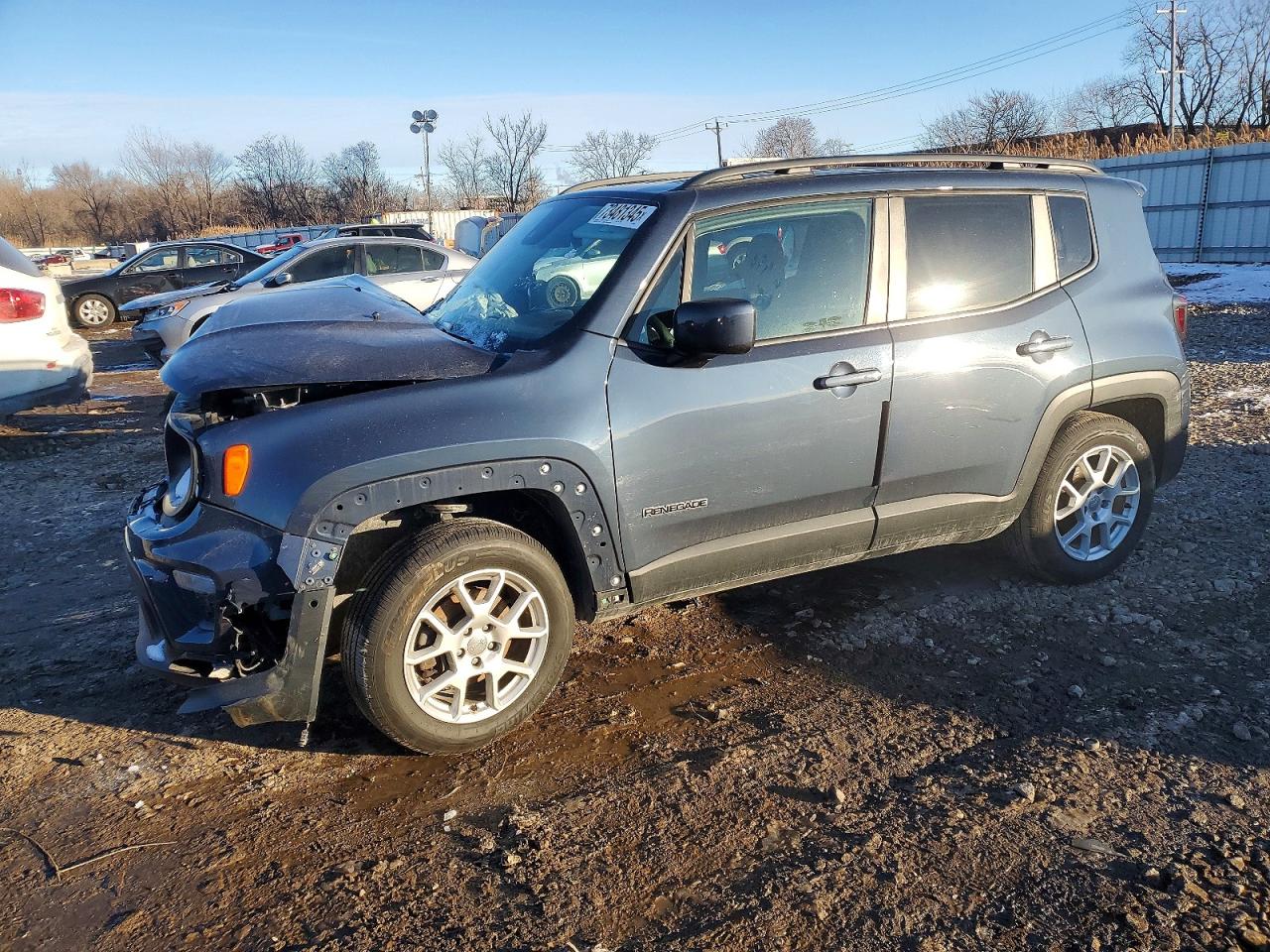 Salvage Jeep Renegade Image