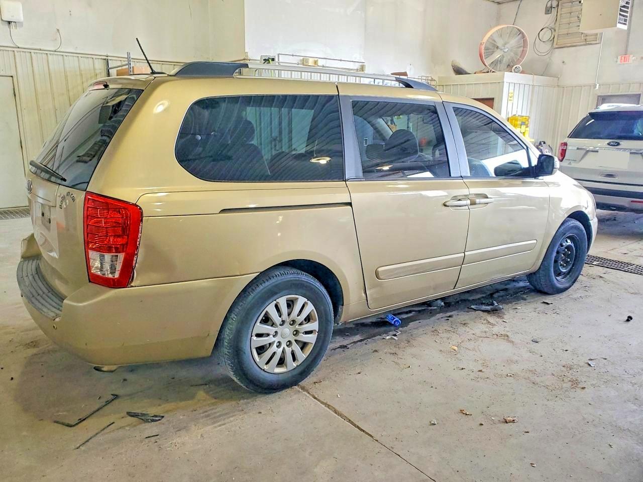 Kia Sedona Lx