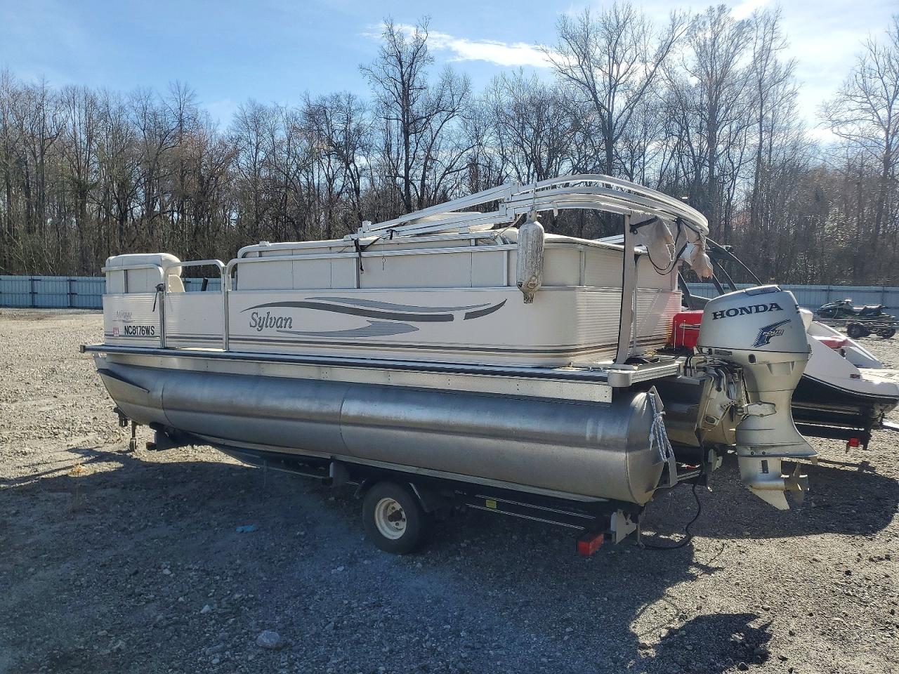 Sylvan Marine 818 Mirage Cruise