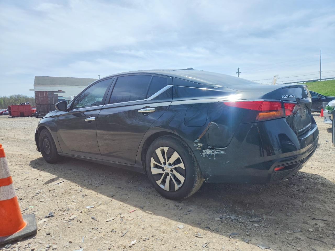 Nissan Altima S