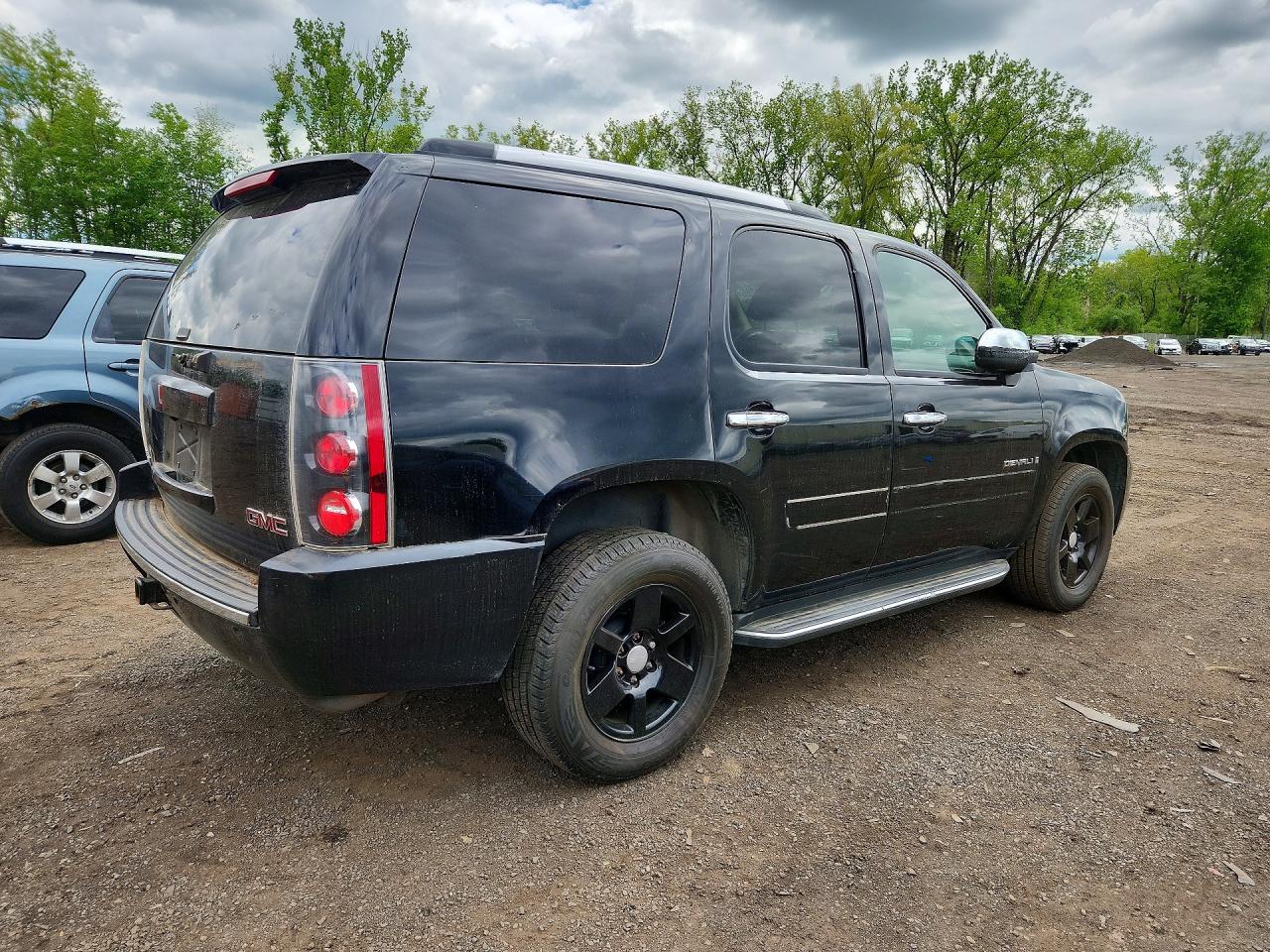 GMC Yukon Denali