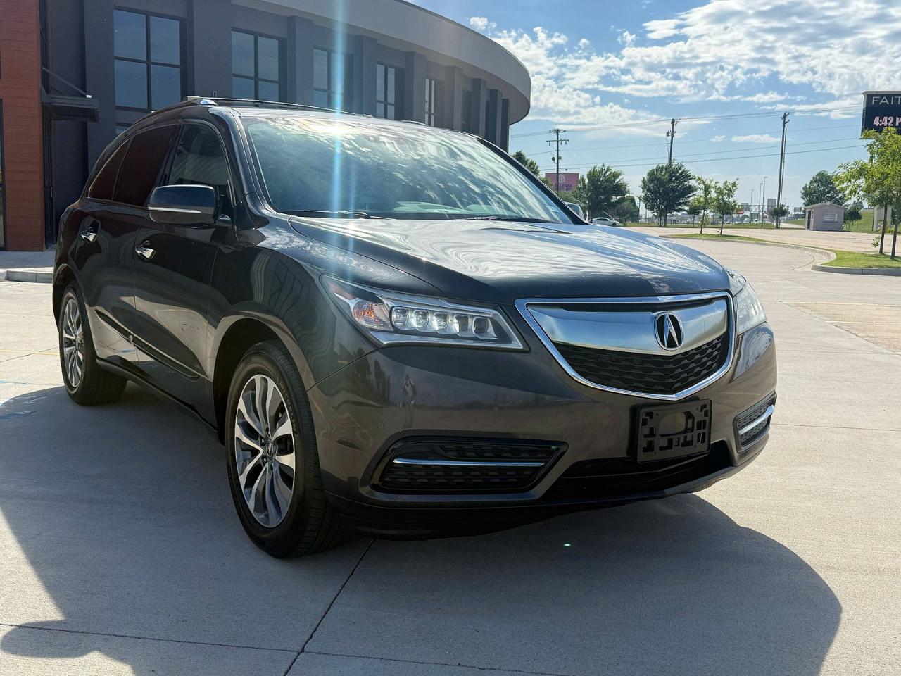 Salvage Acura MDX Image