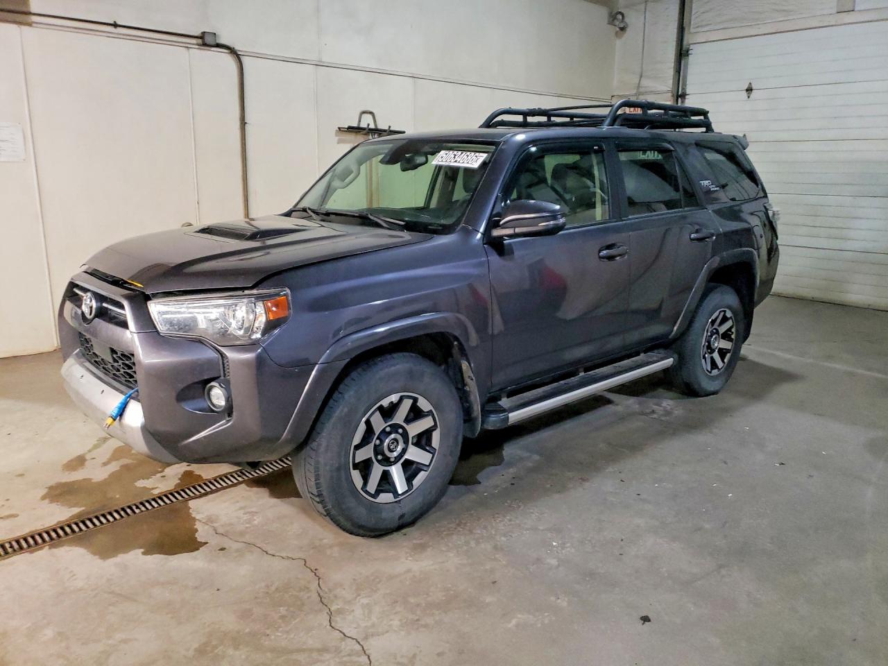 Salvage Toyota 4Runner Image
