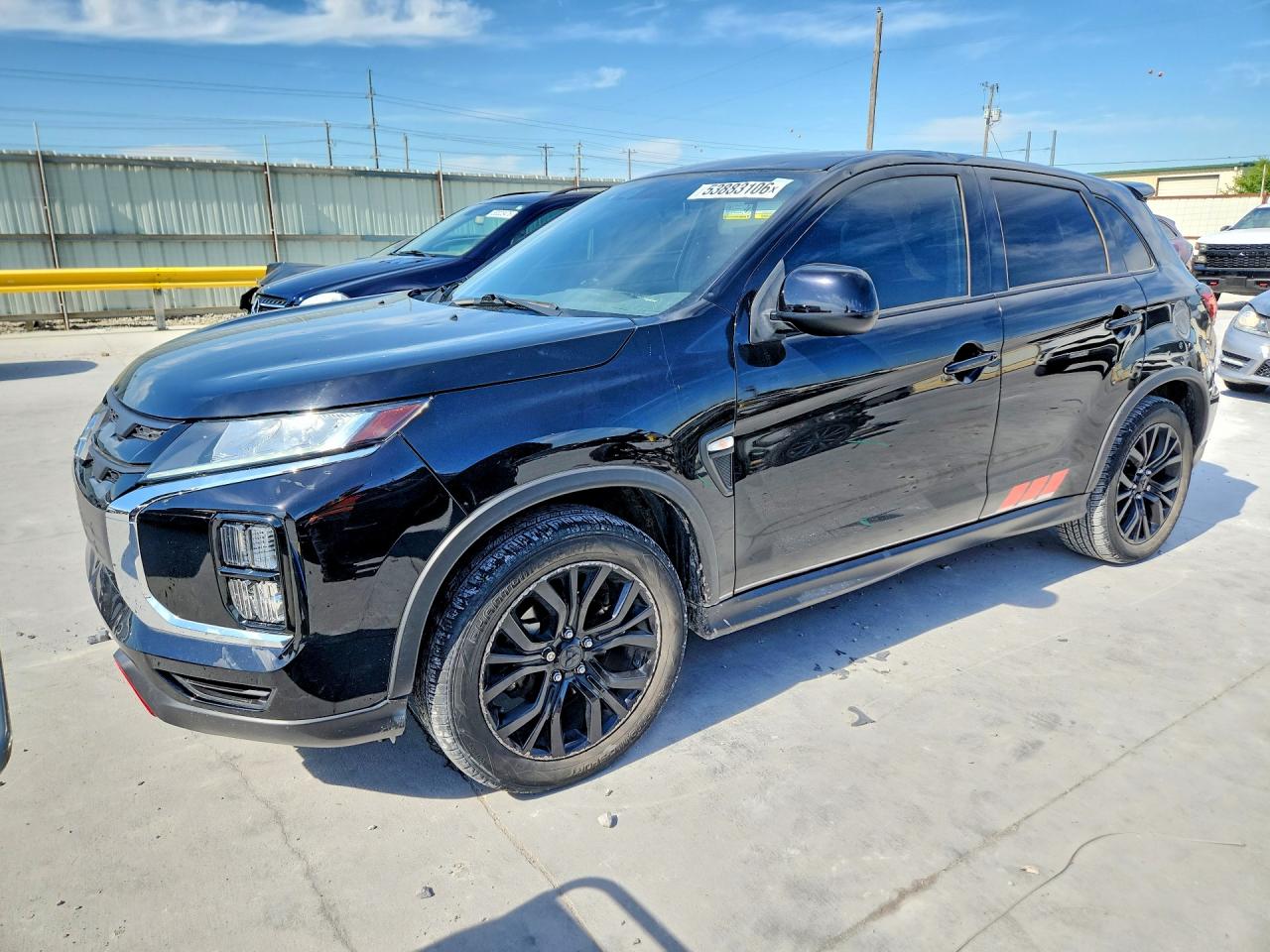 Salvage Mitsubishi Outlander Image