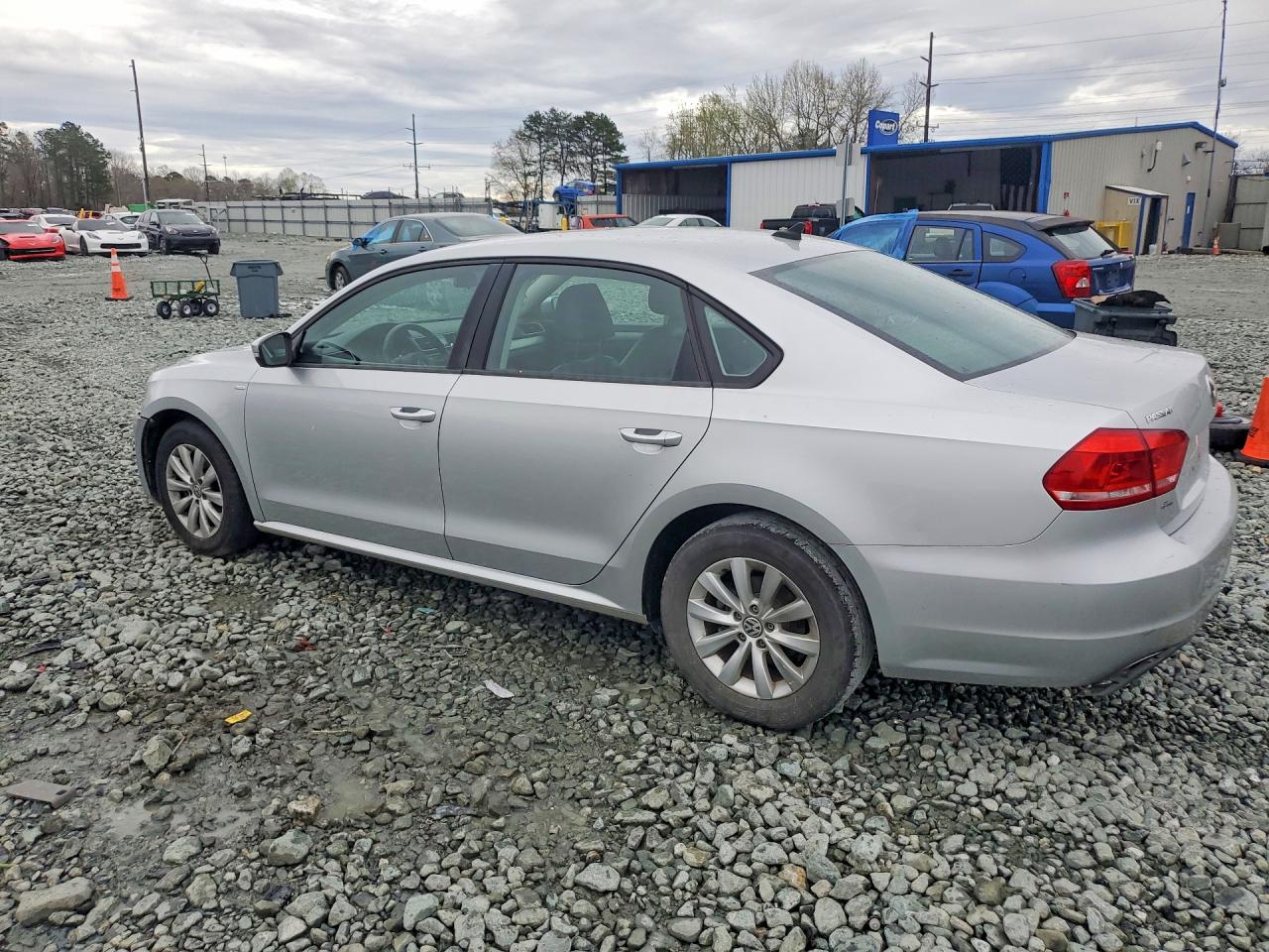 Volkswagen Passat S
