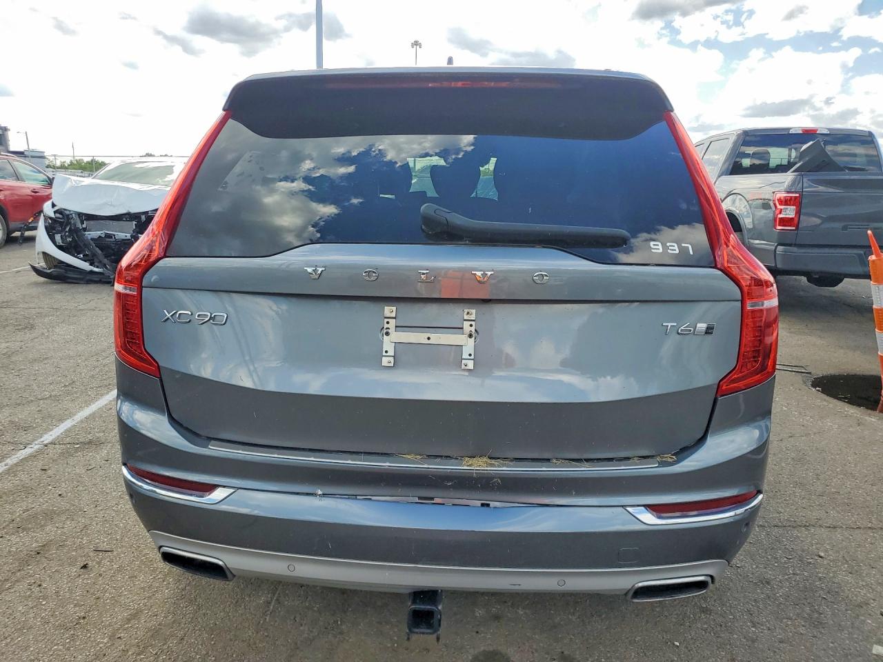 Volvo XC90 T6