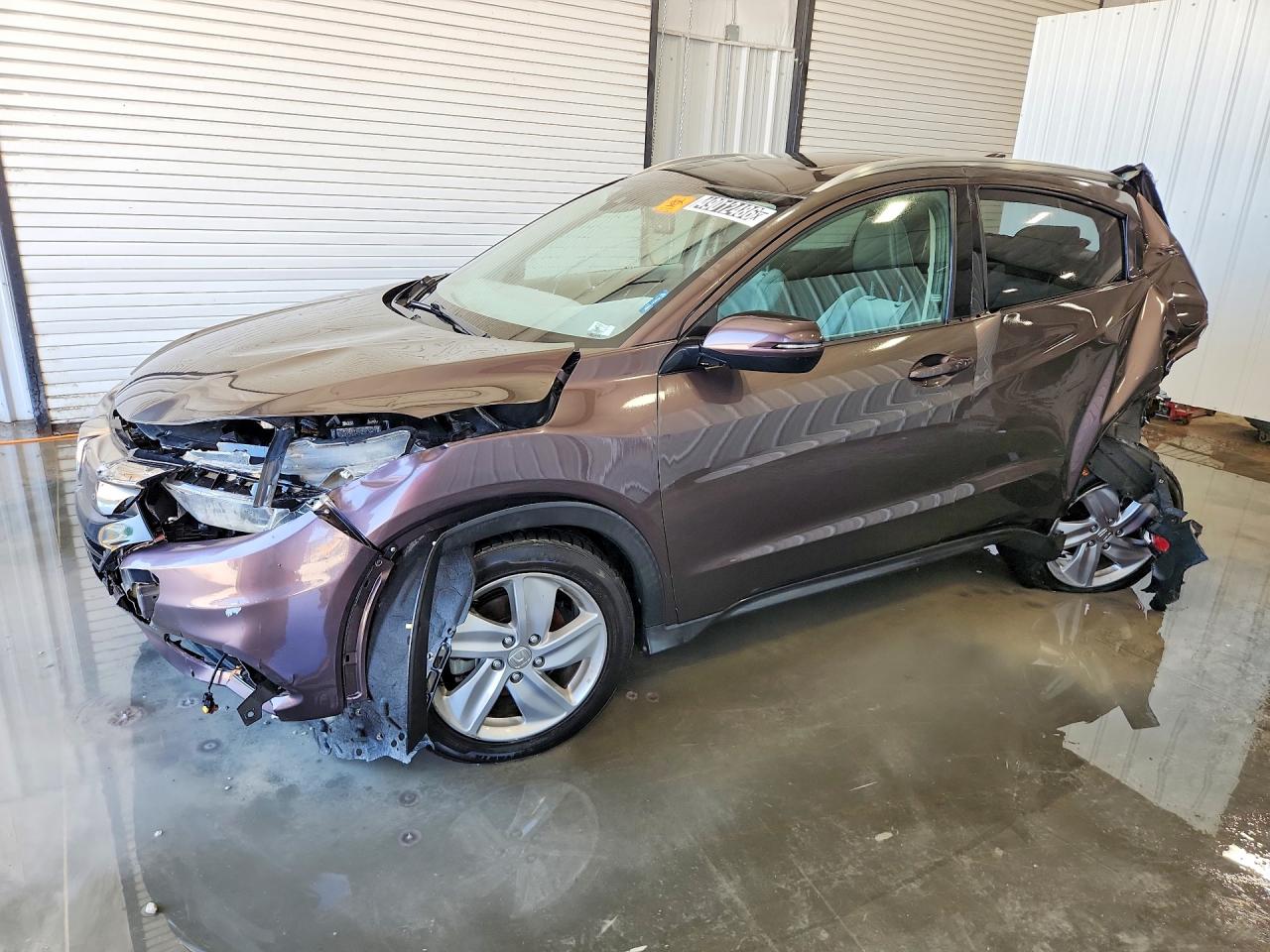 Salvage Honda HR-V Image